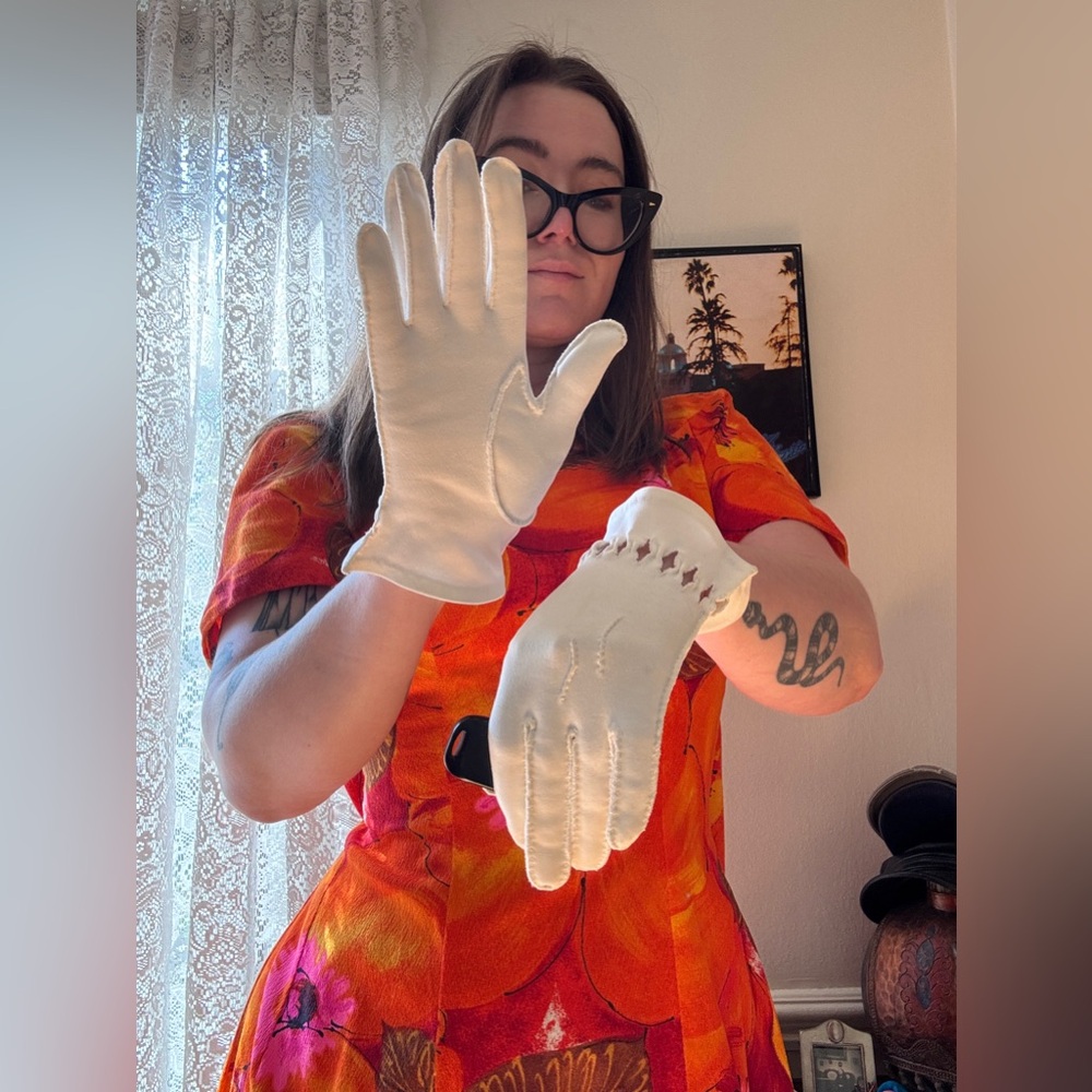 60s Vintage Short White Gloves